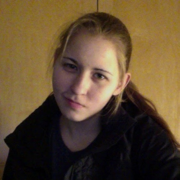 Meet your Posher, Claire - Picture 1 of 1